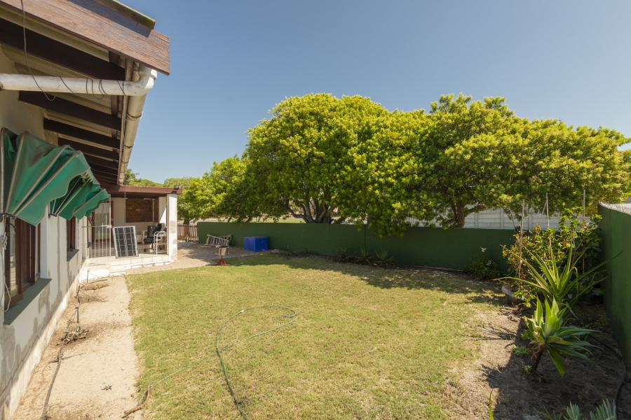 3 Bedroom Property for Sale in Middedorp Western Cape